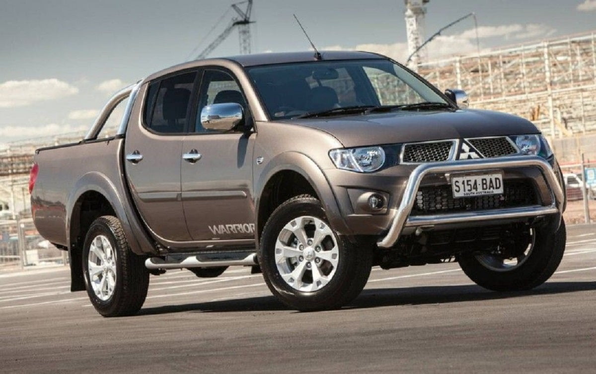 Descargar Manual MITSUBISHI L200 TRITON 2015 de Usuario PDF Gratis