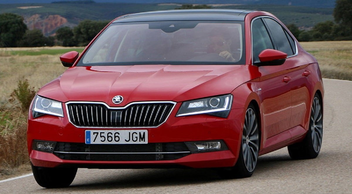 Descargar Manual SKODA SUPERB 2015 de Usuario PDF Gratis