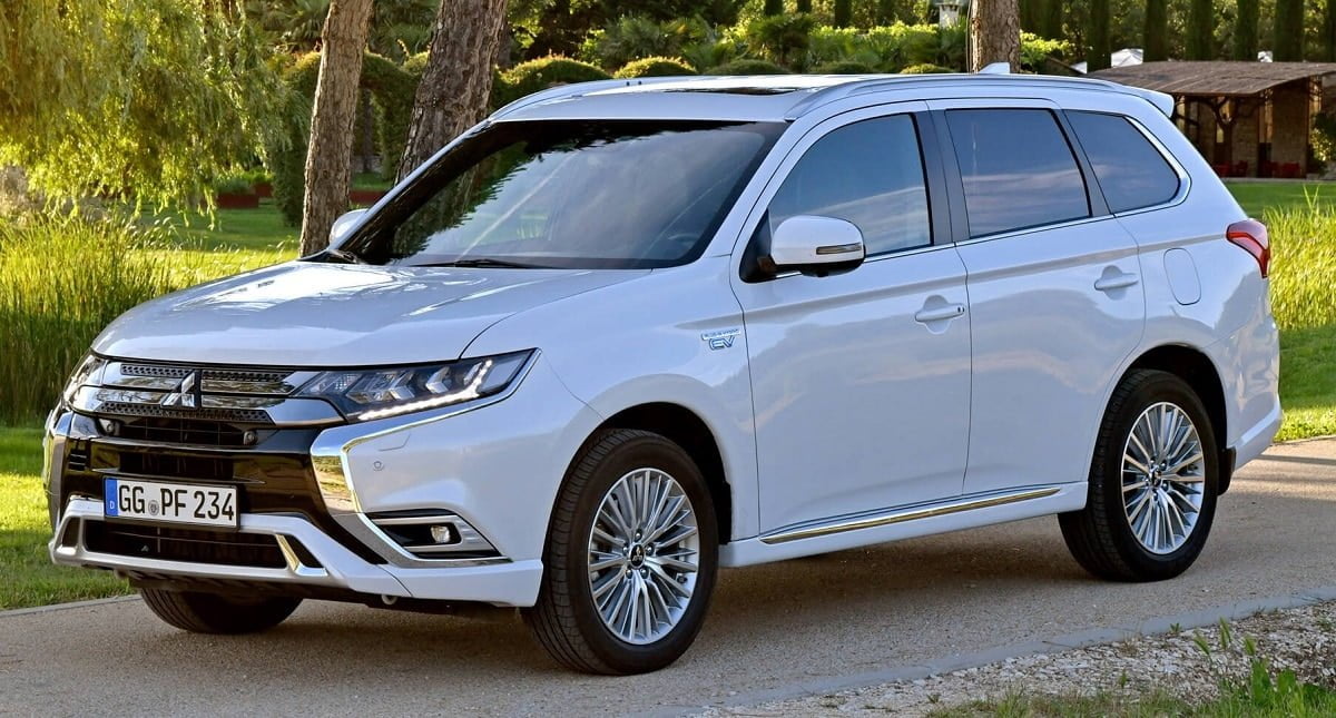 Descargar Manual MITSUBISHI OUTLANDER PHEV 2019 de Usuario PDF Gratis