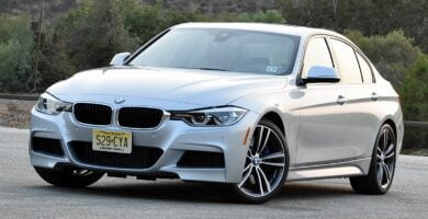 Descargar Manual BMW 3 Series Sedan 2016 de Usuario