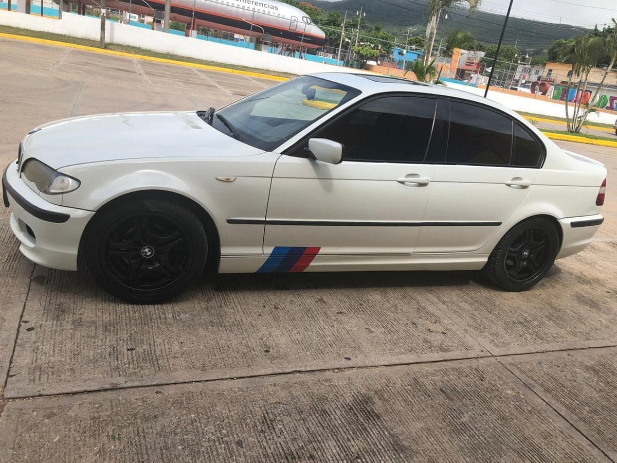 Descargar Manual BMW 320i 2004 de Usuario