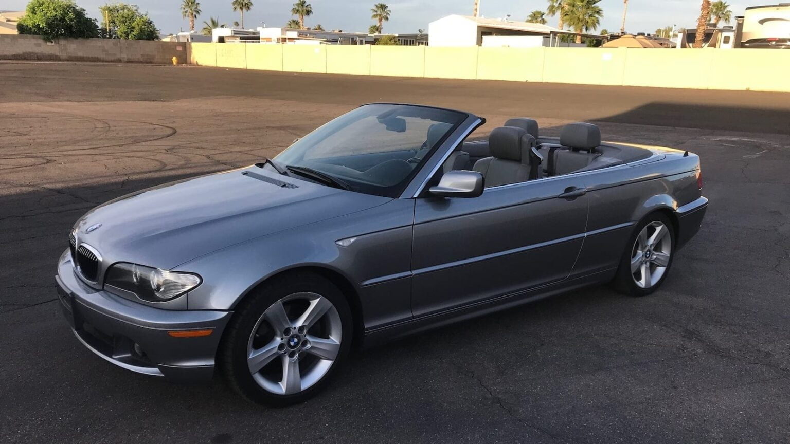 Descargar Manual BMW 325ci Convertible 2004 de Usuario