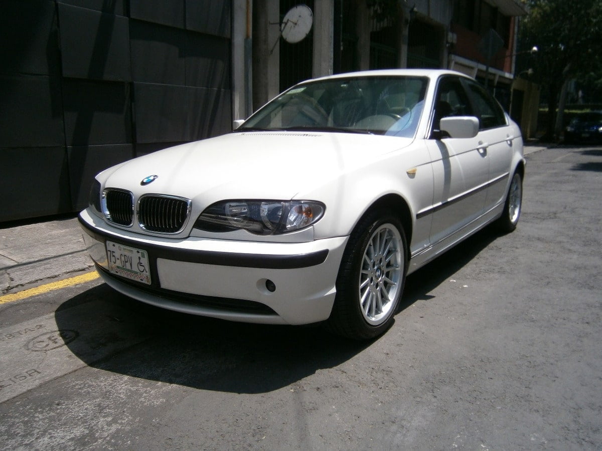 Descargar Manual BMW 325i 2002 de Usuario