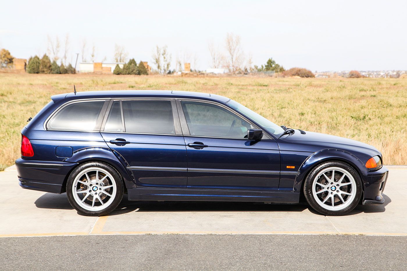 Descargar Manual BMW 325xi Sports Wagon 2001 de Usuario