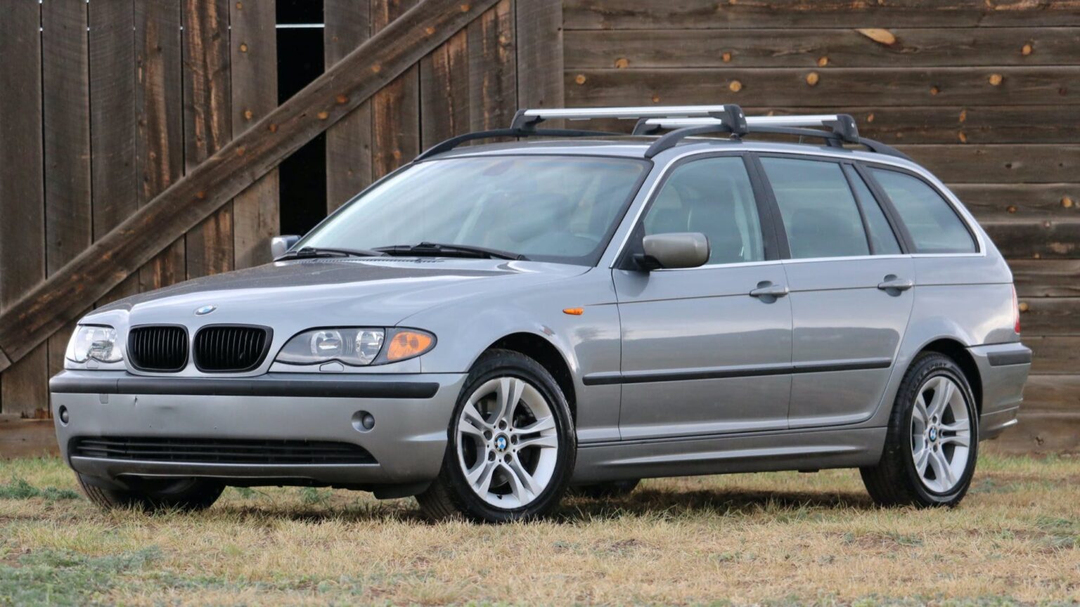 Descargar Manual BMW 325xi Sports Wagon 2004 de Usuario