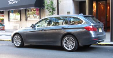 Descargar Manual BMW 328d xDrive Sports Wagon 2014 de Usuario