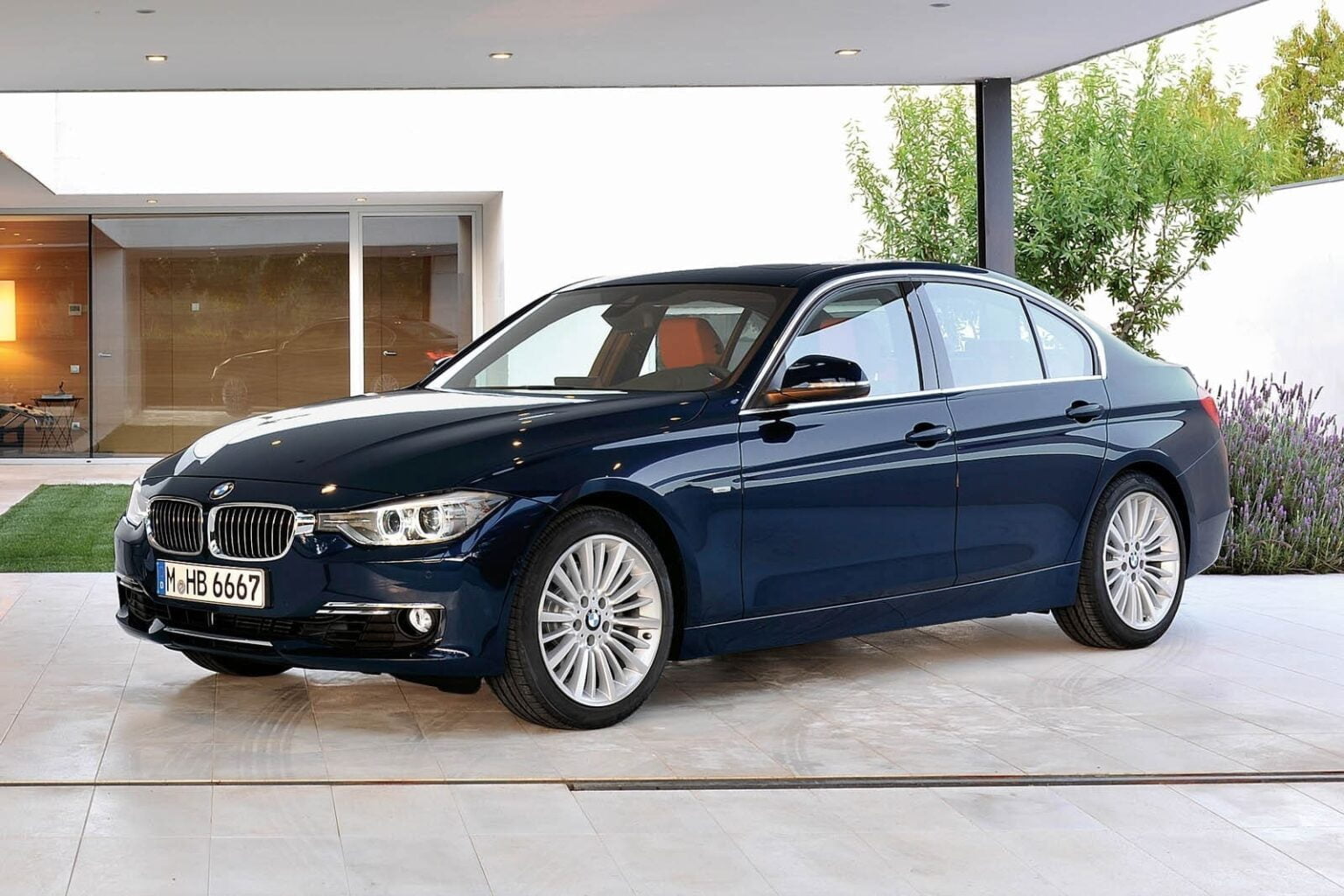 Descargar Manual BMW 328i 2013 de Usuario