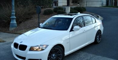 Descargar Manual BMW 328i xDrive Sedan 2009 de Usuario