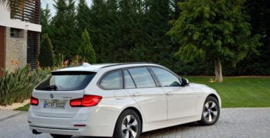 Descargar Manual BMW Serie 3 Sports Wagon 2015 de Usuario