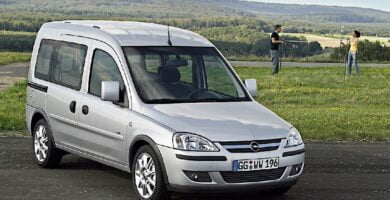 Descargar Manual OPEL COMBO C 2011 de Usuario PDF Gratis