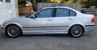 Descargar Manual BMW 330xi Sedan 2001 de Usuario