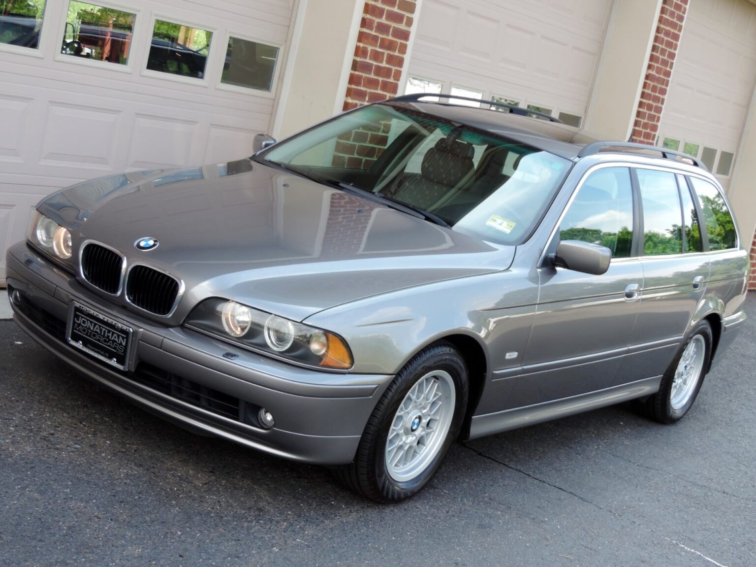 Descargar Manual BMW 525i Sport Wagon 2002 de Usuario