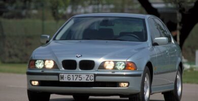 Descargar Manual BMW 528i 2000-2014 de Usuario
