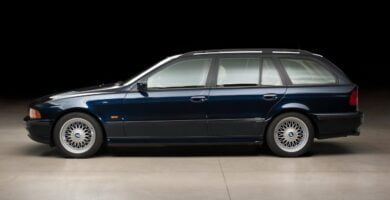 Descargar Manual BMW 528i Sport Wagon 2000 de Usuario