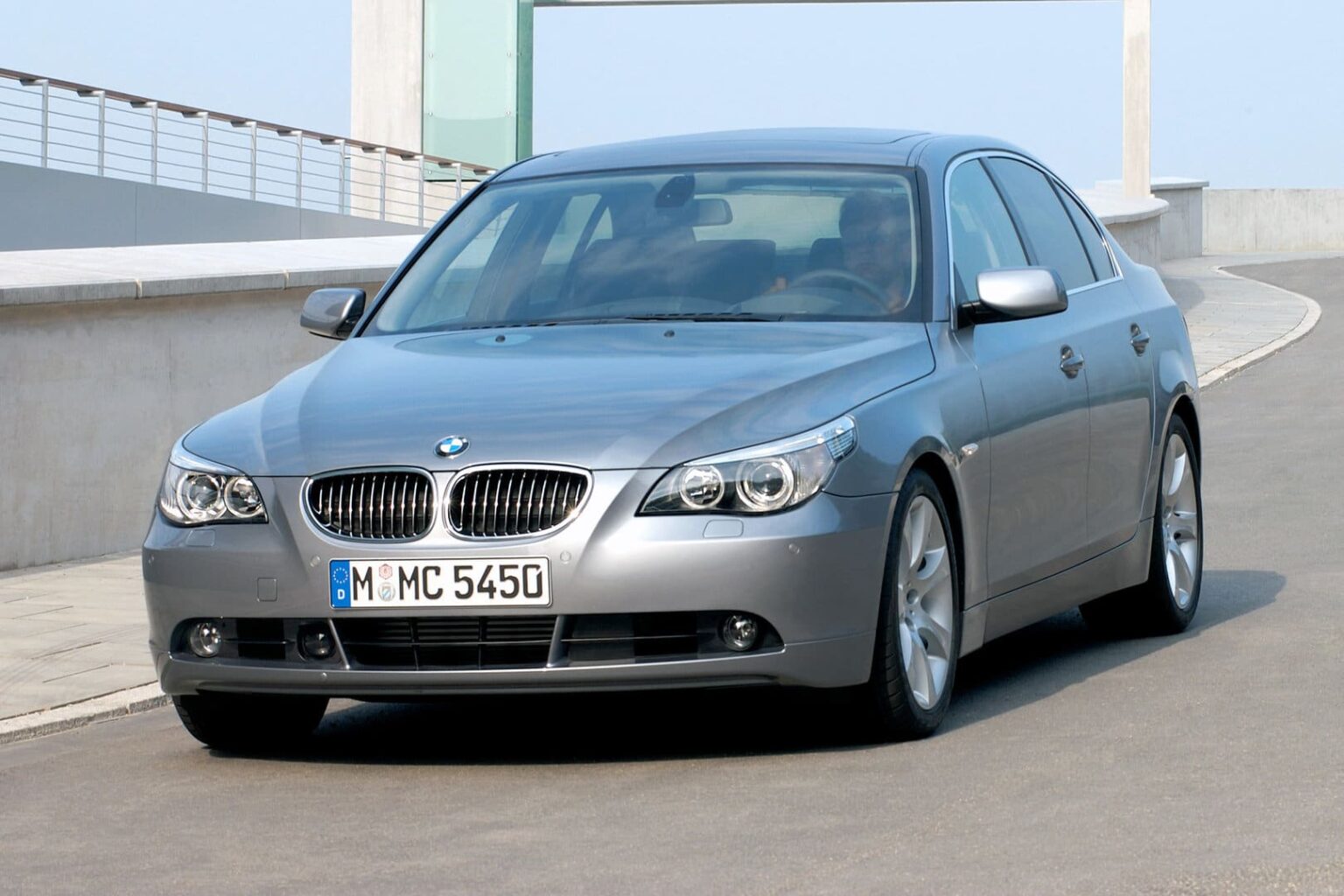 Descargar Manual BMW 545i 2004-2005 de Usuario