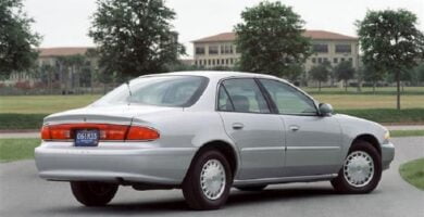 Descargar Manual BUICK CENTURY 2004 de Usuario