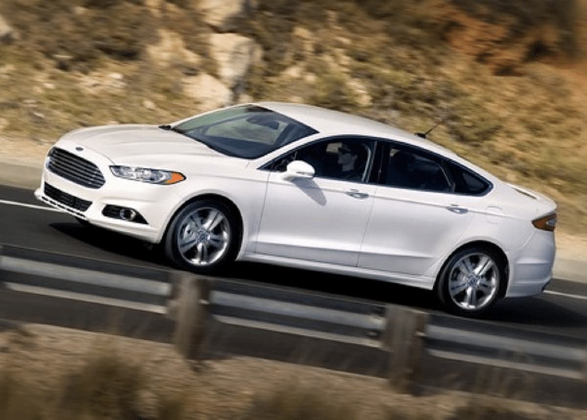 Descargar Manual de Propietario FORD FUSION 2013 en PDF Gratis