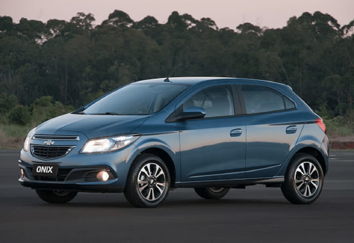 Descargar Manual de Propietario CHEVROLET ONIX 2014 Gratis PDF en Español