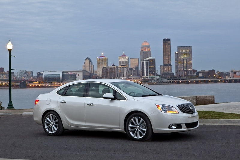 Descargar Manual BUICK VERANO 2014 de Usuario