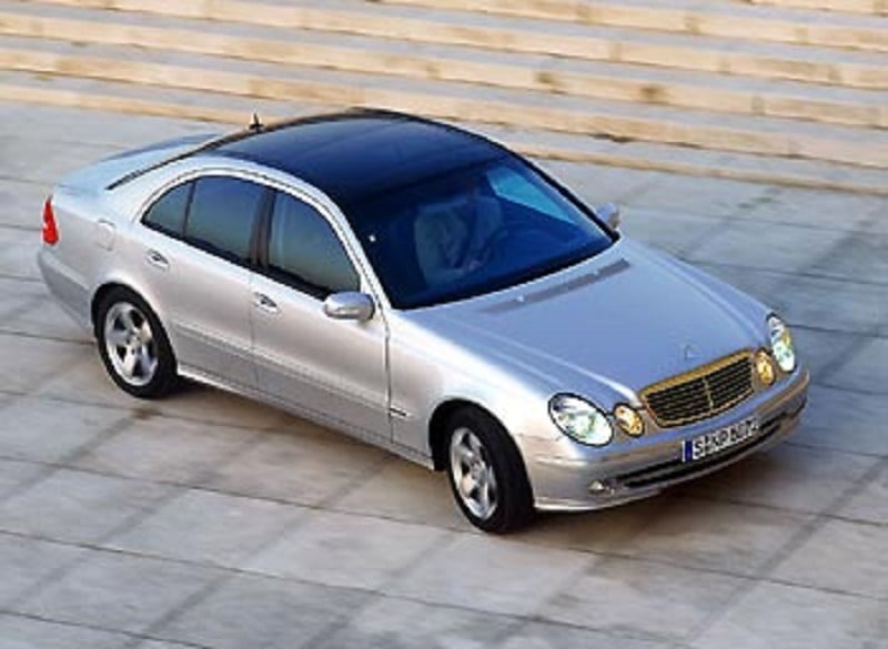 Descargar Manual MERCEDES BENZ CLASE E 2002 de Usuario GRATIS