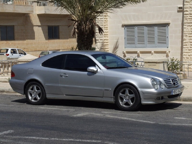 Descargar Manual MERCEDES BENZ CLASE CLK COUPE 2003 de Usuario GRATIS