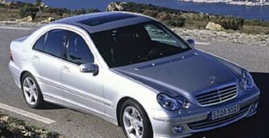 Descargar Manual MERCEDES BENZ CLASE C 2004 de Usuario GRATIS