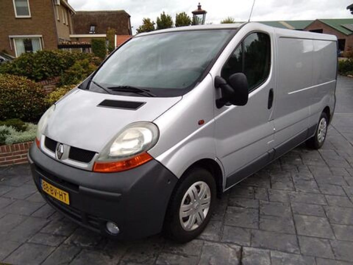 Descargar Manual RENAULT TRAFIC 2005 de Reparación y Servicio