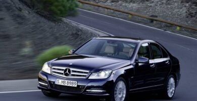 Descargar Manual MERCEDES BENZ CLASE C 2011 de Usuario GRATIS