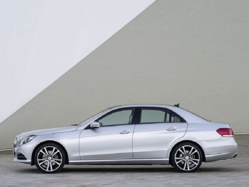 Descargar Manual MERCEDES BENZ CLASE E 2013 de Usuario GRATIS