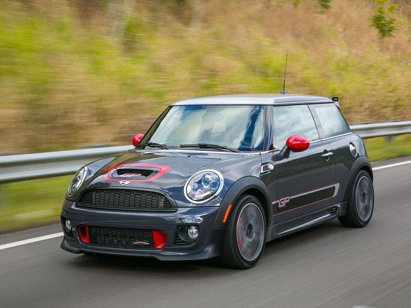 Descargar Manual MINI JOHN COOPER WORKS GP 2013 de Usuario PDF GRATIS