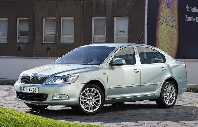 Descargar Manual SKODA SUPERB 2009 de Reparación y Servicio