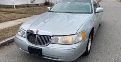 Descargar Manual LINCOLN Town Car 2000 de Usuario en PDF Gratis