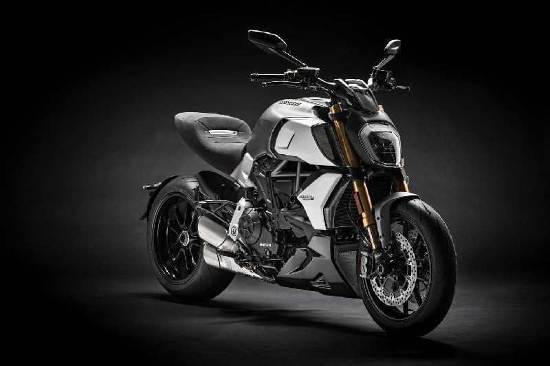 Descargar Manual Moto DUCATI DIAVEL 2019 de Usuario PDF GRATIS