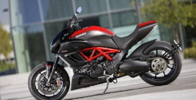 Descargar Manual Moto DUCATI DIAVEL CARBON 2011 de Usuario PDF GRATIS