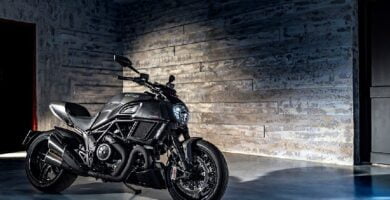 Descargar Manual Moto DUCATI DIAVEL CARBON 2016 de Usuario PDF GRATIS