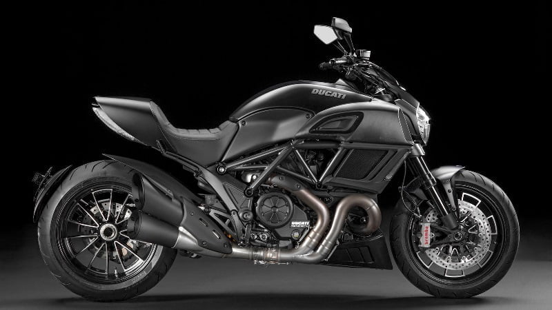 Descargar Manual Moto DUCATI DIAVEL CARBON 2018 de Usuario PDF GRATIS