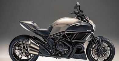 Descargar Manual Moto DUCATI DIAVEL TITANIUM 2015 de Usuario PDF GRATIS