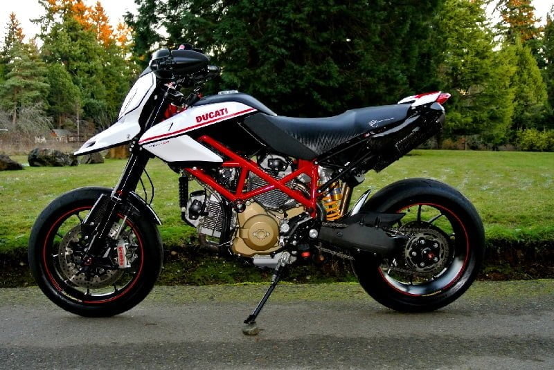 Descargar Manual Moto DUCATI HYPERMOTARD 1100EVO SP 2010 de Usuario PDF GRATIS