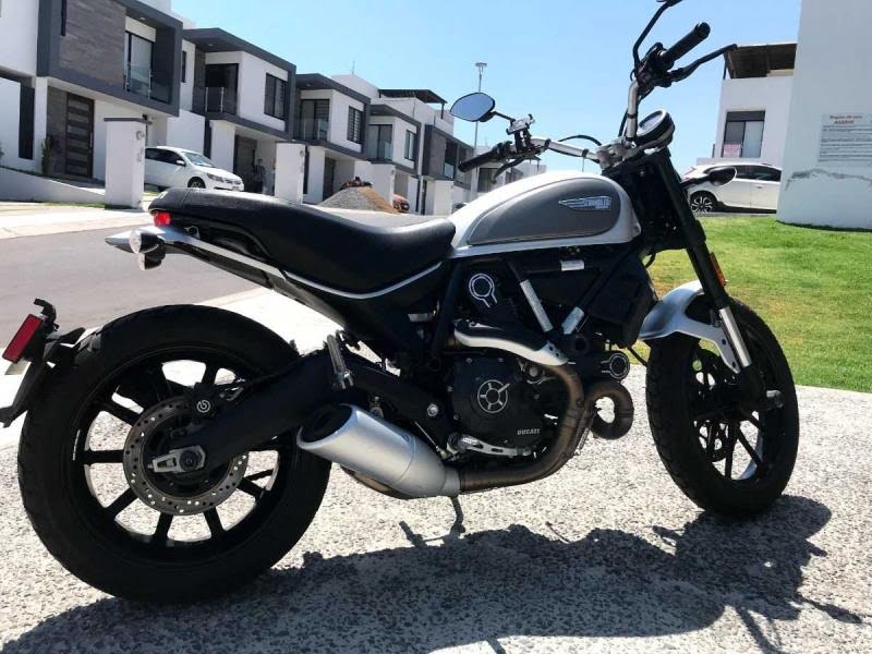 Descargar Manual Moto DUCATI SCRAMBLER ICON 2018 de Usuario PDF GRATIS