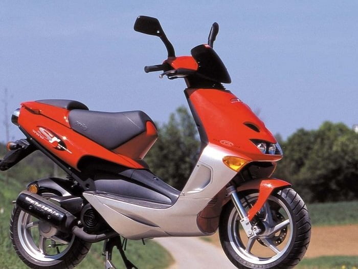 Descargar Manual Moto APRILIA SR 50 2005 Reparación y Servicio