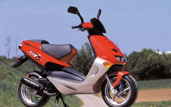 Descargar Manual Moto Aprilia Ditech 50 ac 2002 de Usuario Descarga en PDF GRATIS