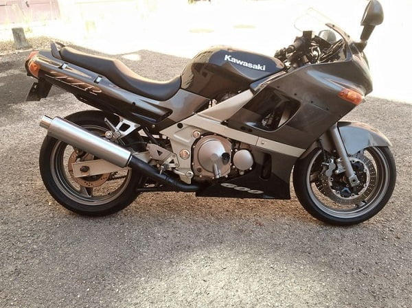 Descargar Manual Moto Kawasaki ZZR 600 1998 Reparación y Servicio