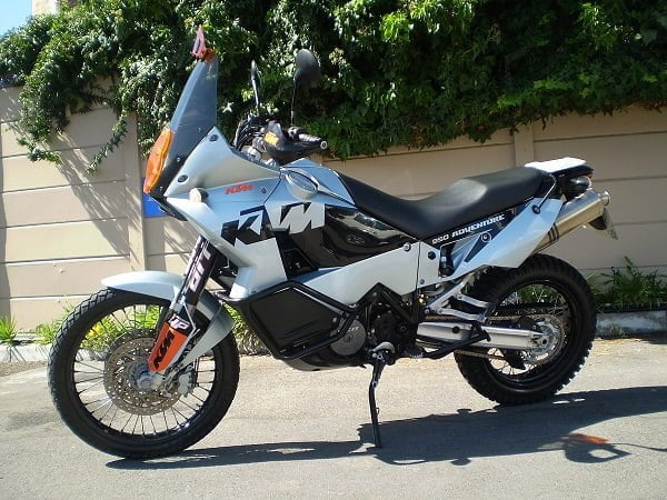 Descargar Manual Moto KTM 950 Adventure 2004 de Usuario Descarga en PDF GRATIS