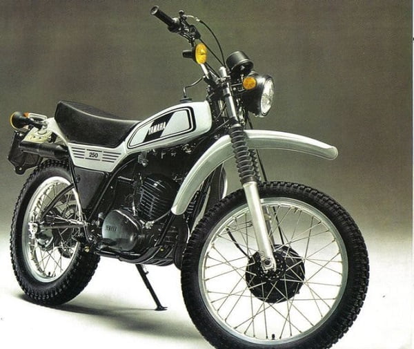 Descargar Manual Moto Yamaha DT 250 E DESCARGAR GRATIS