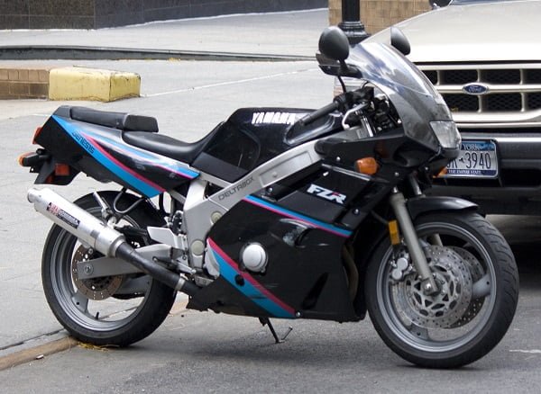 Descargar Manual Moto Yamaha FZR 600 l de Usuario Descarga en PDF GRATIS