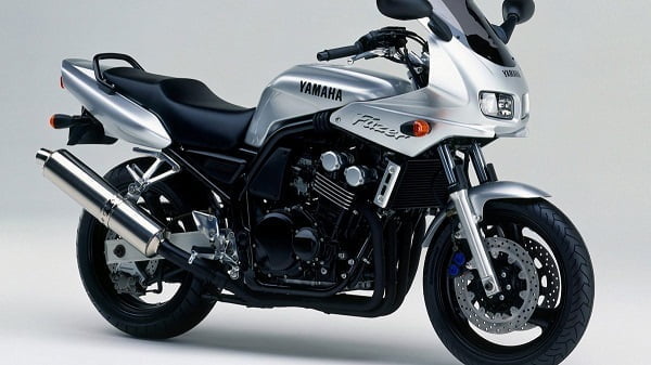 Manual Moto Yamaha FZS 600 2001 Reparación y Servicio