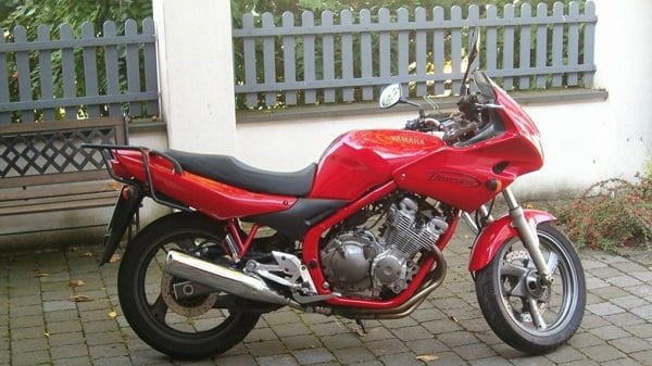 Descargar Manual Moto Yamaha XJ 600 N 1997 Reparación y Servicio