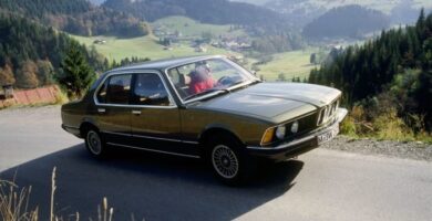 Descargar Manual PDF BMW 730 1983 de Reparación DESCARGA GRATIS