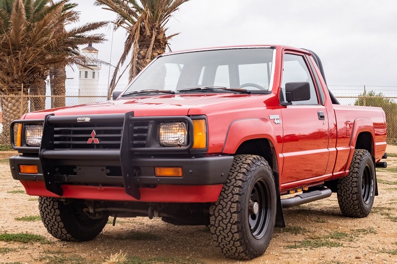 Descargar Manual Mitsubishi TRUCK 1989 de Catalogo de Partes DESCARGA GRATIS