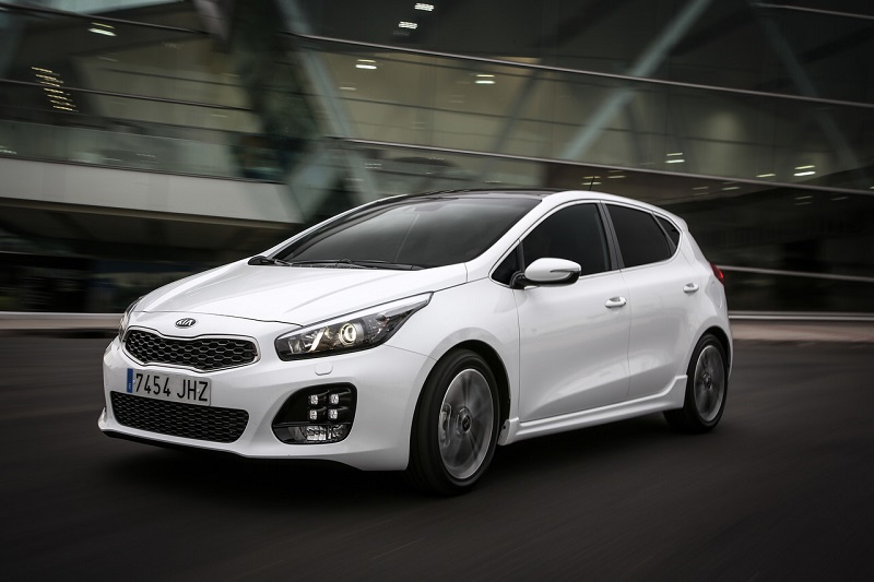 Descargar Manual KIA Ceed 2016 de Usuario